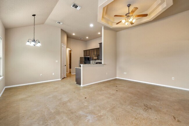 Foto del edificio - AVAILABLE NOW!  3 BEDROOM DUPLEX LOCATED I...