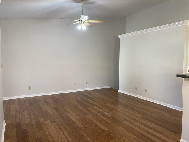 Building Photo - 2456 Glen Meadow Rd
