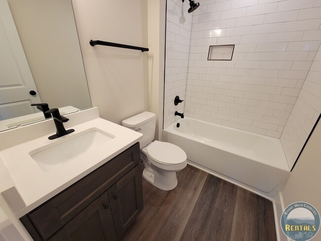 Foto del edificio - Hampton Estates Townhomes