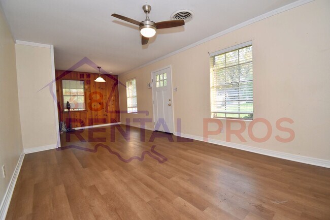Foto del edificio - 3 Bed 1 Bath in Arcadia