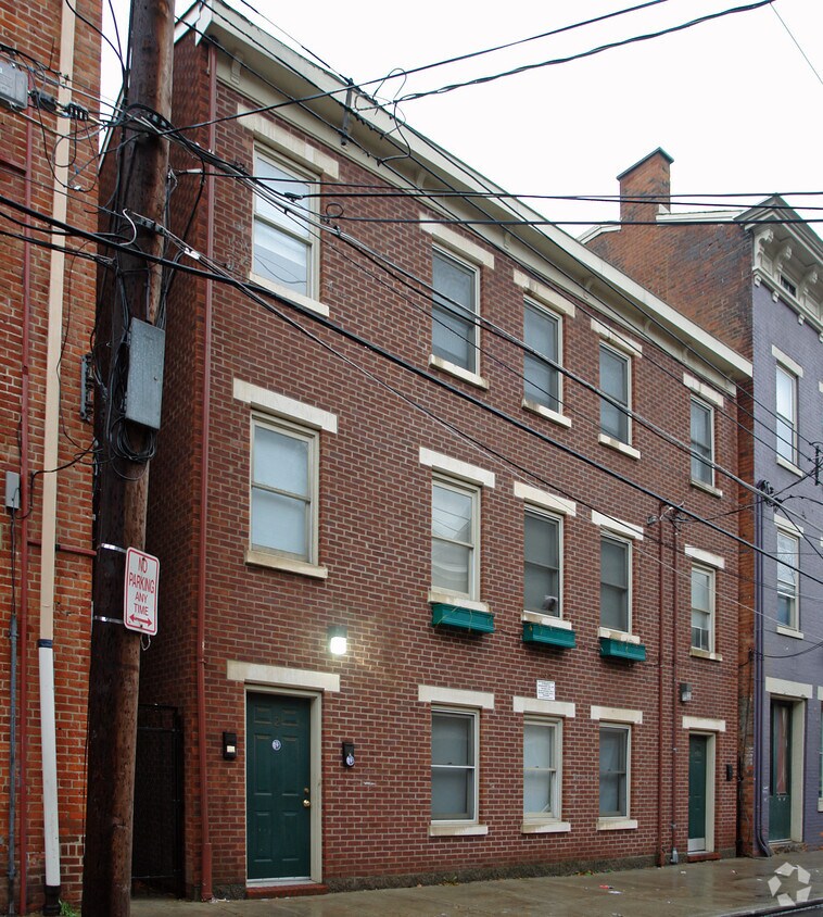 Primary Photo - 135 E Clifton Ave