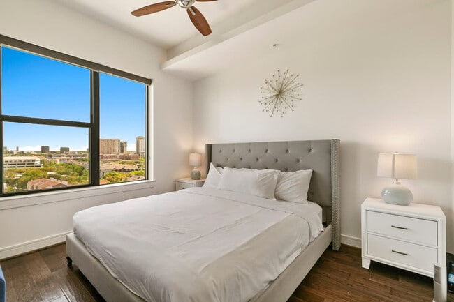 Building Photo - 101 Bowen St