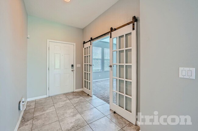 Foto del edificio - 937 Hilltop Park Ct