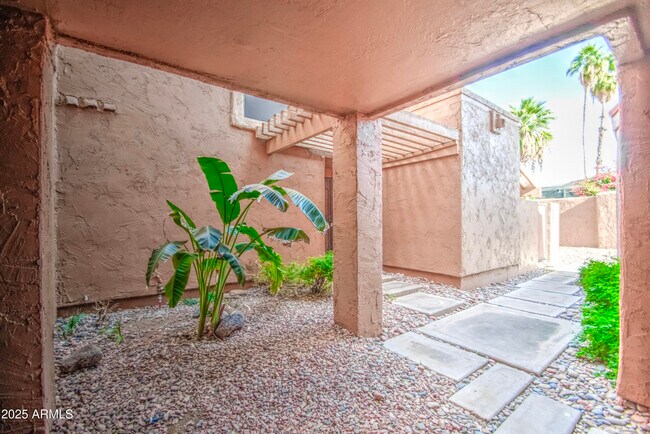 Foto del edificio - 5640 E Bell Rd