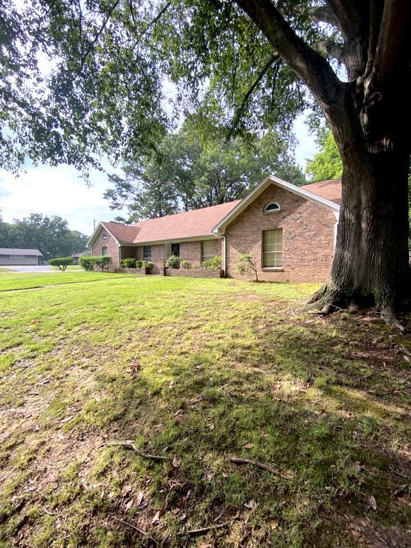 Building Photo - 5494 Blackwell Rd