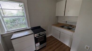 Building Photo - 6523 Avenue C