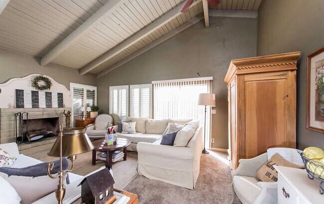 Building Photo - Beautiful one Bathroom unit in Fresno. Close to Fig Garden Village and River Park.