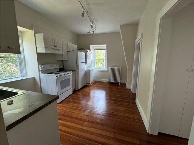 Foto del edificio - 26 Ayrault St