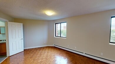 Interior Photo - 614 Lake