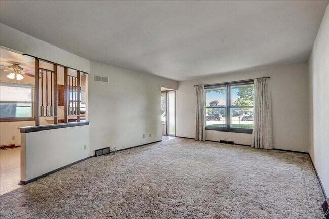 Foto del edificio - 9522 W Howard Ave