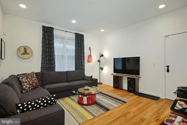 Foto del edificio - 1917-21 E Letterly St