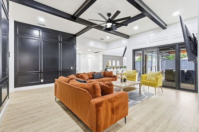 Building Photo - 3705 Trilogy Dr