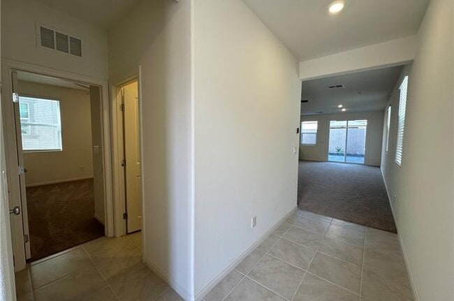 Entry Hallway - 4186 Juniper Pear Ave