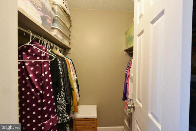 Foto del edificio - 8380 Greensboro Dr