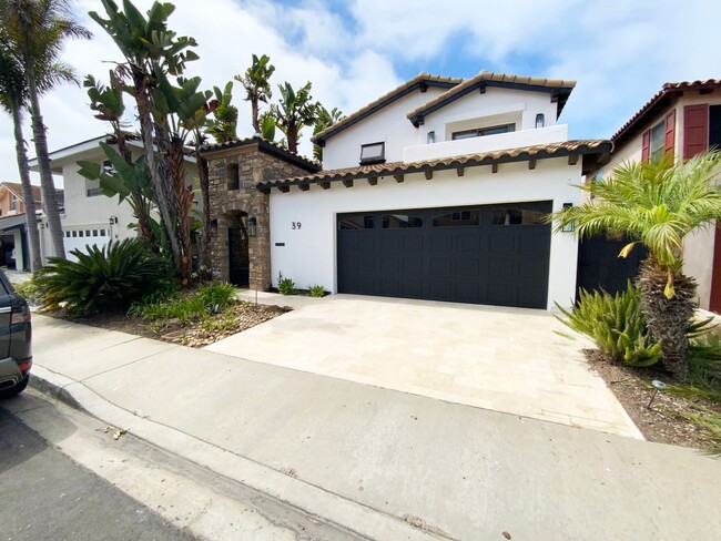 Building Photo - Home on the Channel with Boat Dock