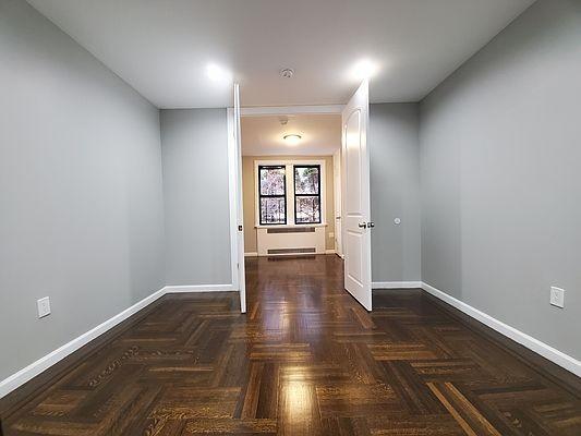 Foto del edificio - 2 bedroom in BRONX NY 10468