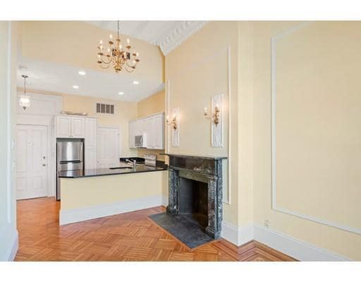 Building Photo - 127 Beacon St