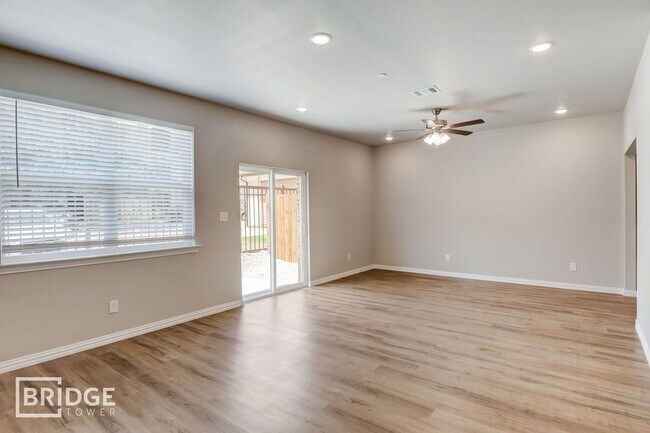 Building Photo - JUNIPER PLAN