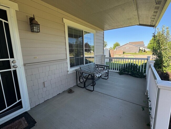 Building Photo - Charming Two-Bedroom Home in Rathdrum, ID
