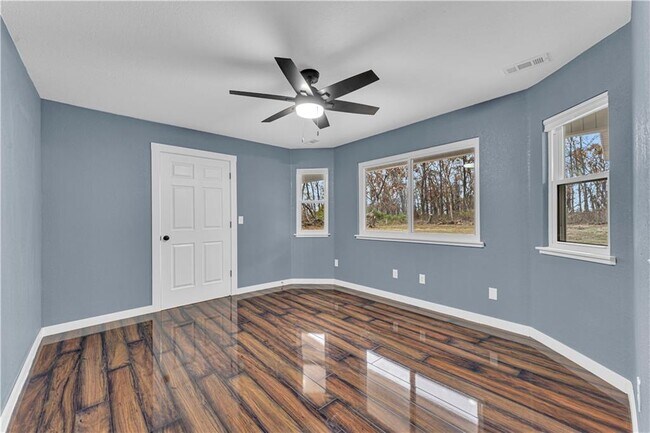 Foto del edificio - 4701 W Oak St