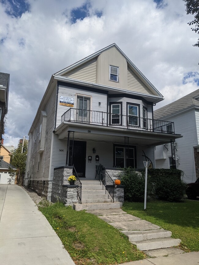 Building Photo - 144 Blaine Ave