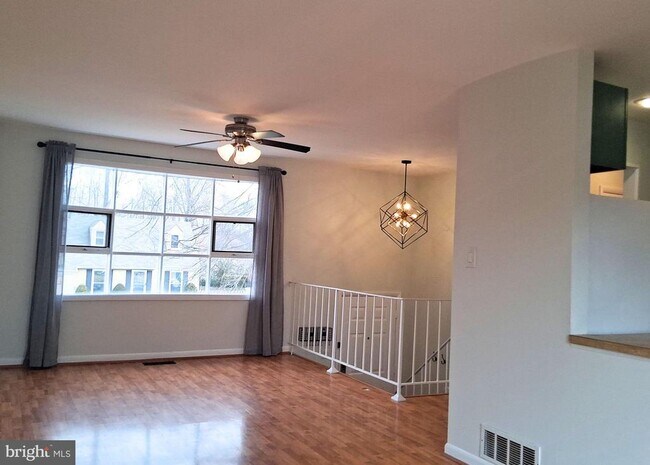 Building Photo - 14362 Southgate Ct