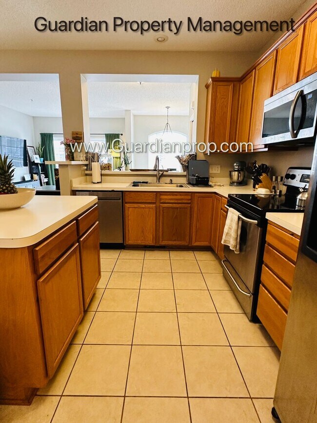 Foto del edificio - Minnetonka Town Home, Balcony, Washer/Dryer, Dishwasher, Available June