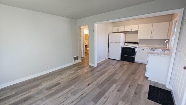 Building Photo - 318 E 46th St