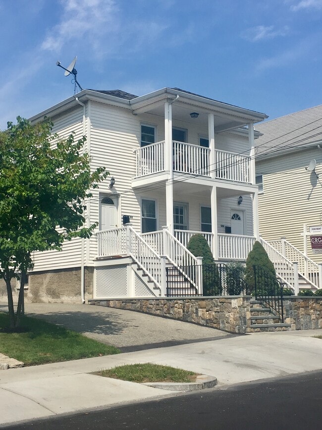 Building Photo - 68 Edenfield Ave
