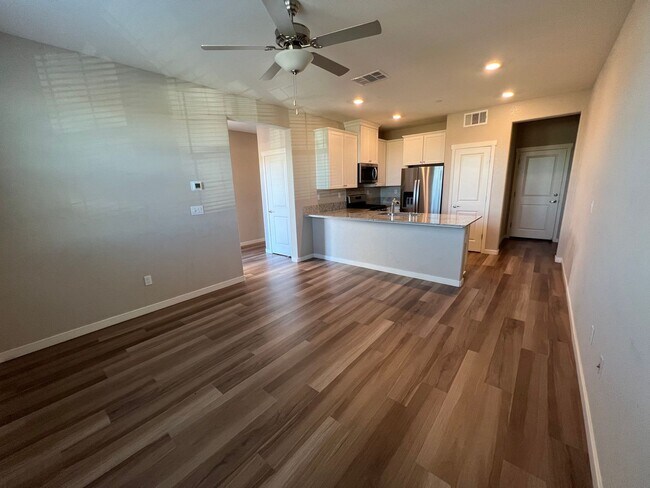 Foto del edificio - 3 Bed / 2.5 Bath | West Sacramento Home Av...