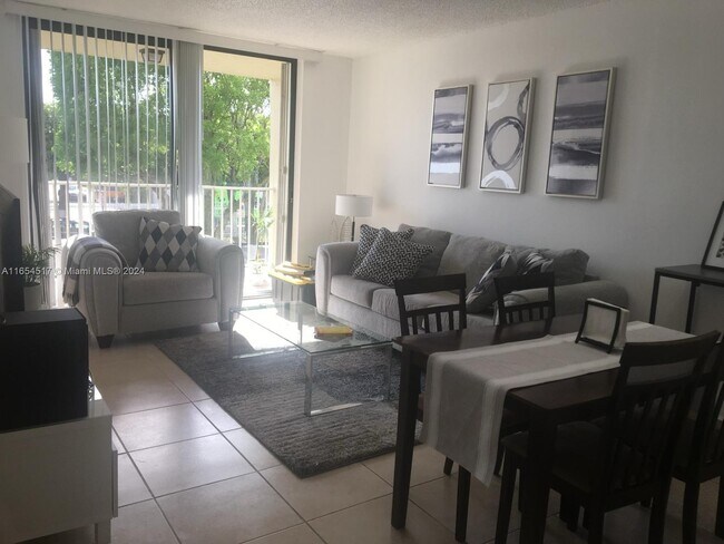 Foto del edificio - 8185 NW 7th St