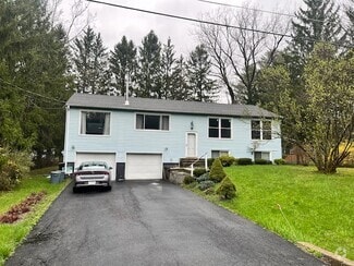 Building Photo - 108 Sycamore Dr