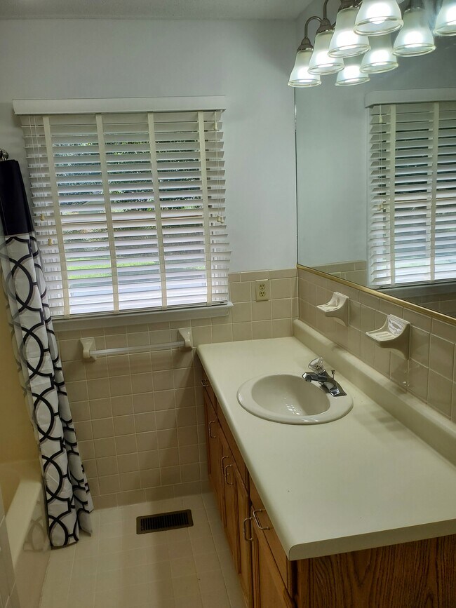 Foto del edificio - 40 Bluebird Ln