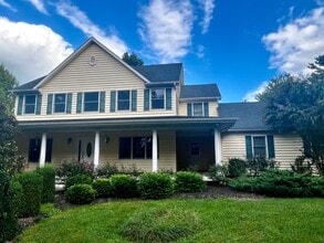 Building Photo - 15683 Dover Rd