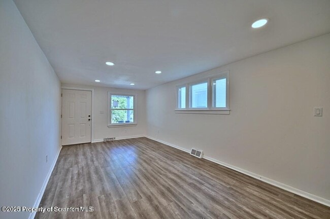 Building Photo - 1716 Wayne Ave