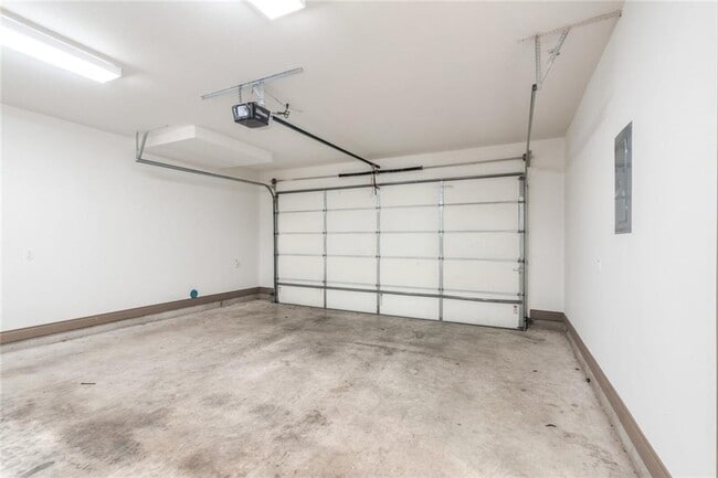 Building Photo - 1305 Bluff St