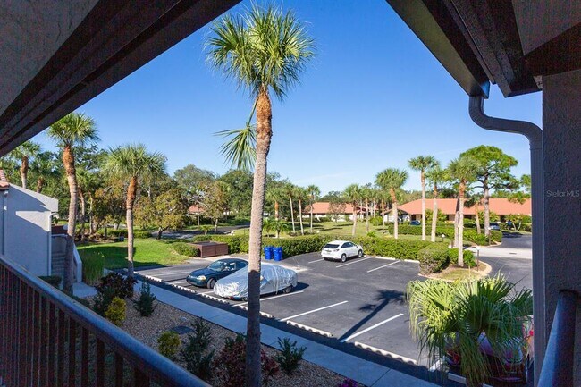 Foto del edificio - 5630 Golf Pointe Dr