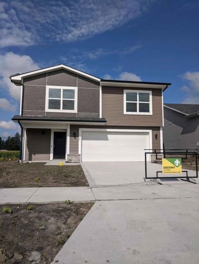 Building Photo - 312 NE Whitetail Dr