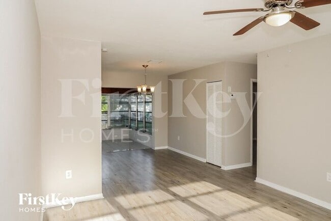 Building Photo - 16310 SW 100th Ct