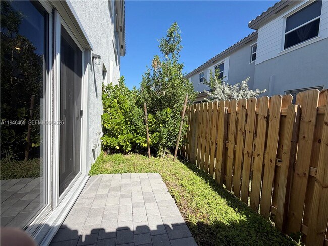 Building Photo - 145 SW 184th Ave