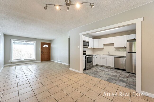 Foto del edificio - 916 Victor St