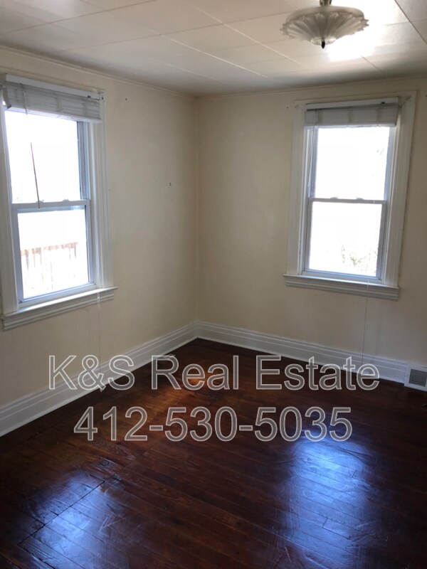 Building Photo - 5833 Madison Ave