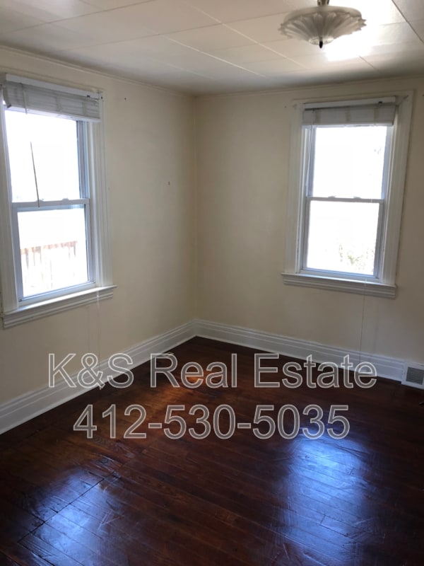 Foto del edificio - 5833 Madison Ave