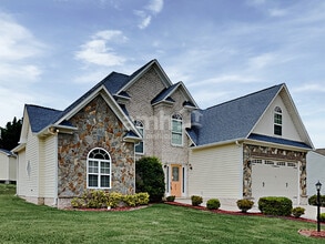 Building Photo - 405 Quick Silver Dr