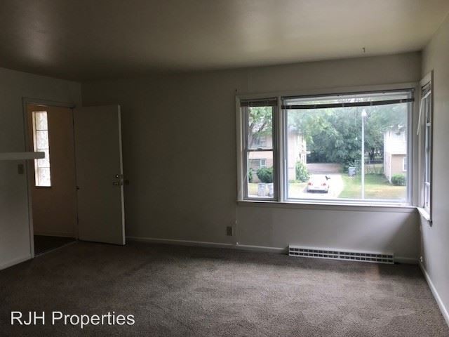 Building Photo - 5953 N 63rd St
