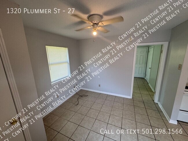 Foto del edificio - 1320 Plummer St