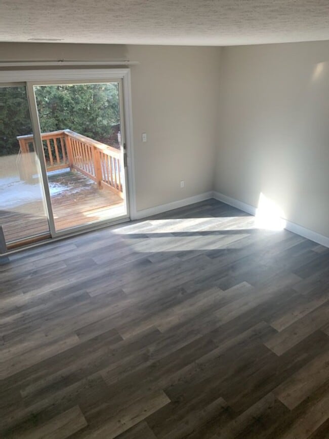 Building Photo - 2 Bedroom 2 1/2 Bath Condo