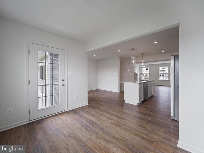 Building Photo - 241 Clifton Mnr