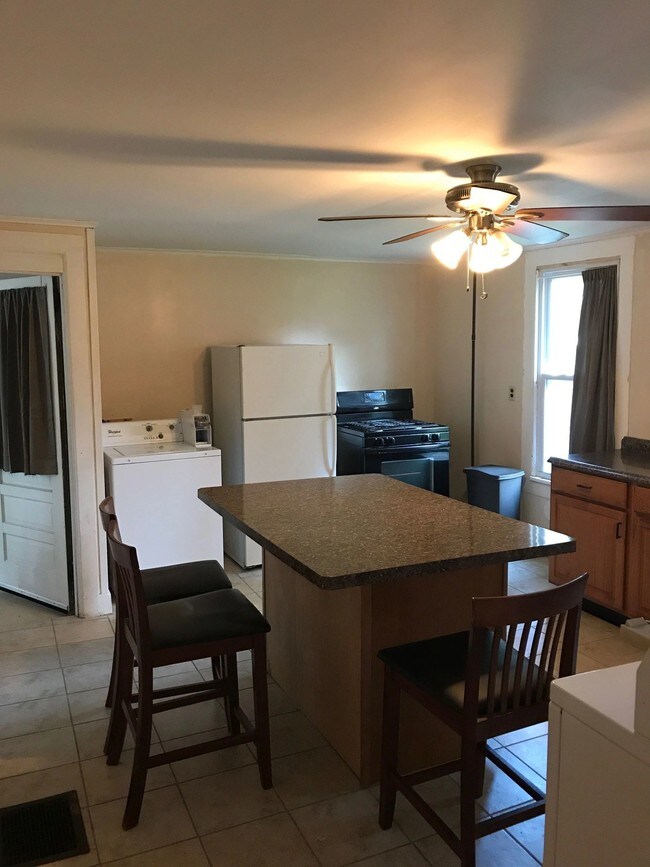 Building Photo - 5 Brook St