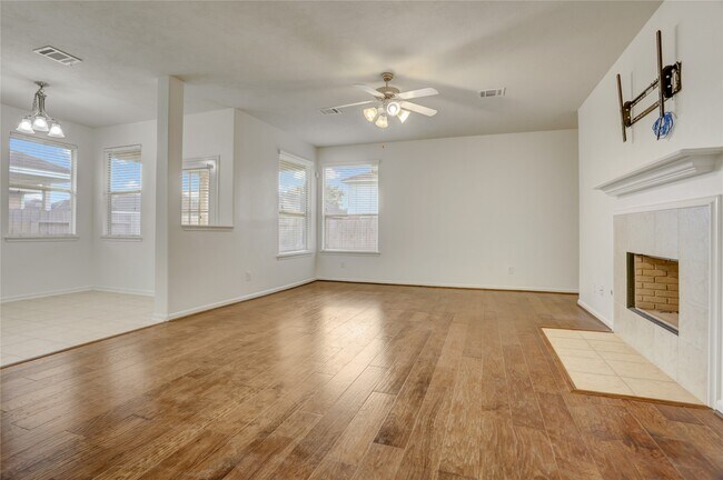 Foto del edificio - 7406 Sabinal Creek Dr